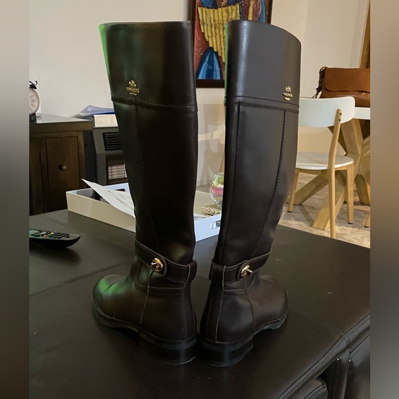 Coach Brown Boots size 5 - Picture 3 of 9